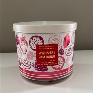 Bath & Body Works Wildberry Jam Donut Candle